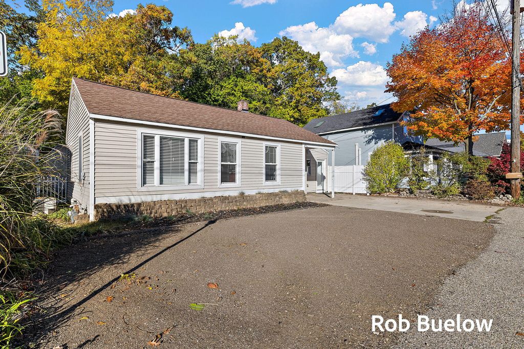 Photo of 17321 Coles Park Road, Spring Lake, MI 49456 (MLS # 25056059)