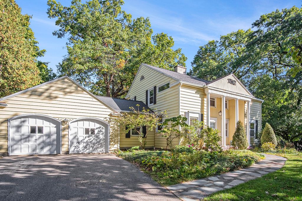 Photo of 1048 Plymouth Avenue SE, East Grand Rapids, MI 49506 (MLS # 25054381)