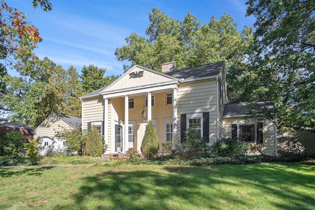 Photo of 1048 Plymouth Avenue SE, East Grand Rapids, MI 49506 (MLS # 25054381)