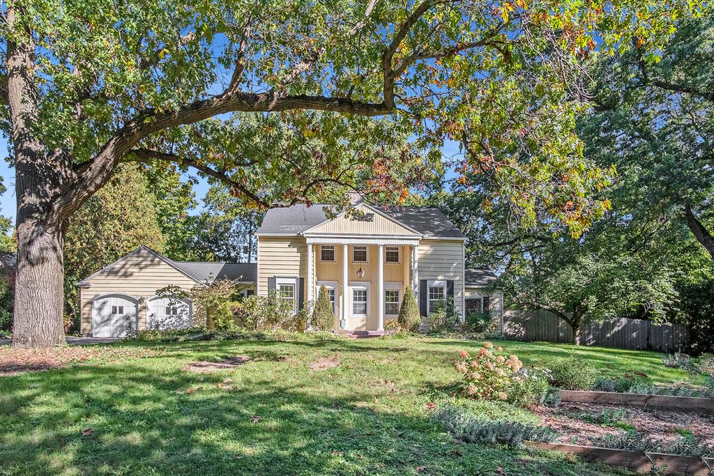 Photo of 1048 Plymouth Avenue SE, East Grand Rapids, MI 49506 (MLS # 25054381)
