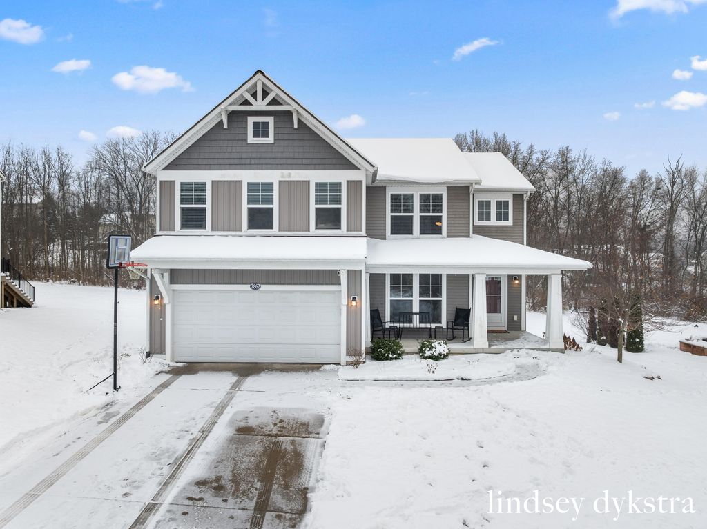 Photo of 2862 Sunset Ridge Court NE, Rockford, MI 49341 (MLS # 25060847)