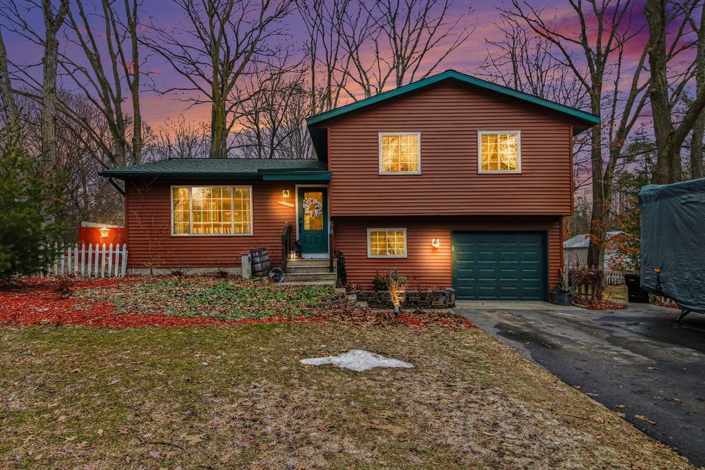 Photo of 12718 112th Avenue, Grand Haven, MI 49417 (MLS # 26000037)