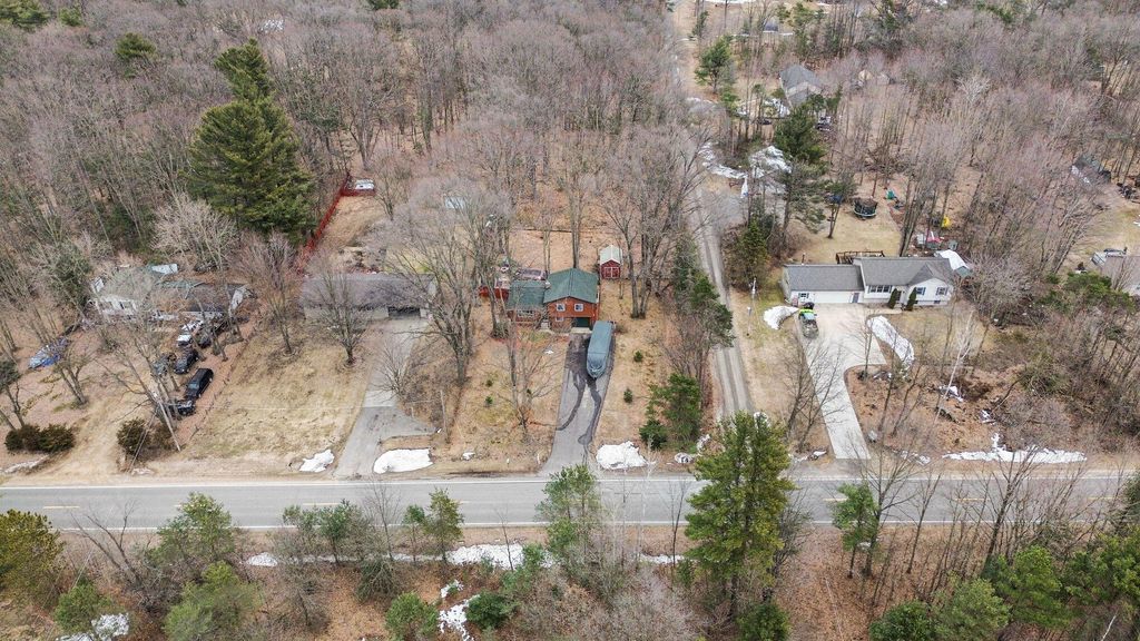 Photo of 12718 112th Avenue, Grand Haven, MI 49417 (MLS # 26000037)