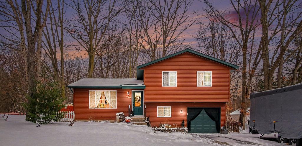 Photo of 12718 112th Avenue, Grand Haven, MI 49417 (MLS # 26000037)