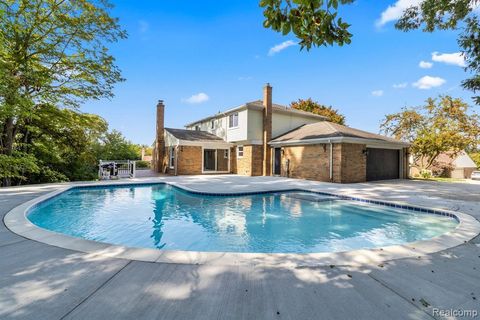31056 Applewood Lane Farmington Hills MI 48331
