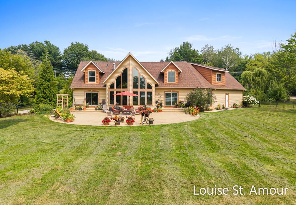 Photo of 17797 168th Avenue, Spring Lake, MI 49456 (MLS # 25039595)