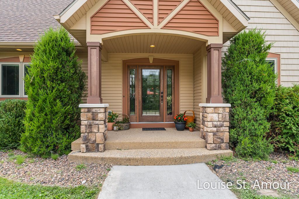 Photo of 17797 168th Avenue, Spring Lake, MI 49456 (MLS # 25039595)