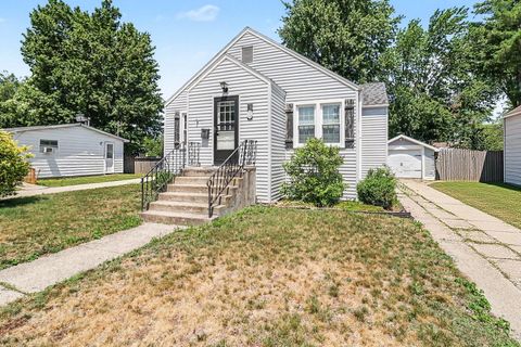 Photo of 719 Diana Street, Ludington, MI 49431 (MLS # 26034982)