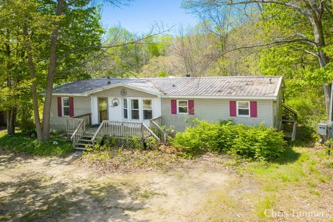 Photo of 2280 Taft Road, Allegan, MI 49010 (MLS # 26021806)