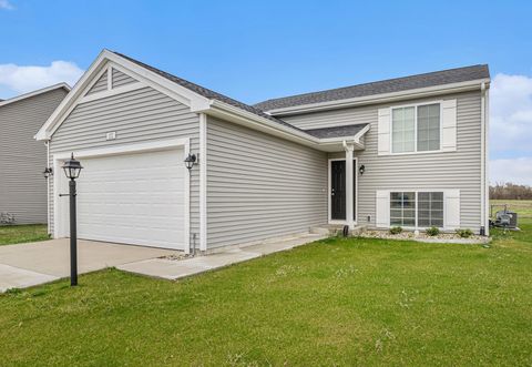 Photo of 1674 Aspen Trails, Otsego, MI 49078 (MLS # 26013157)