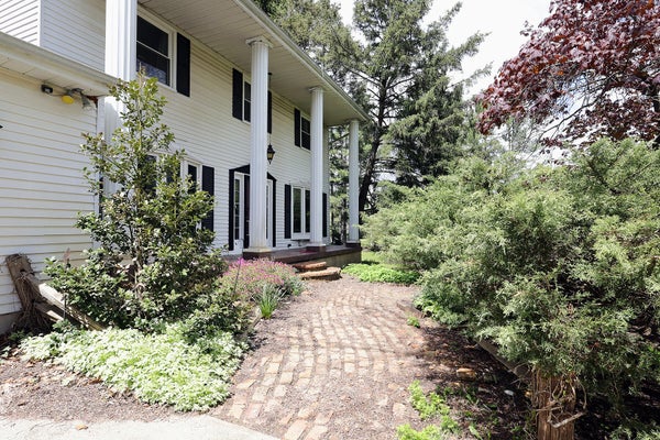 818 S FREER RD, CHELSEA, MI 48118 - Image db01557fedad60d81c20e70b3fb2bd4a/734875808
