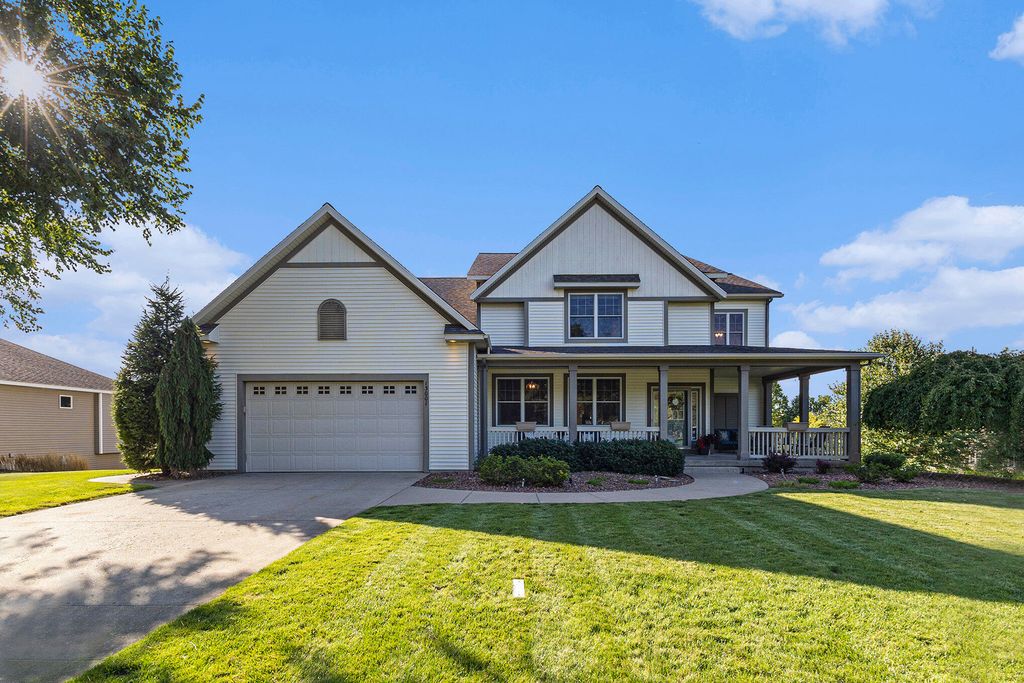Photo of 13001 Woodrush Drive, Grand Haven, MI 49417 (MLS # 25048531)