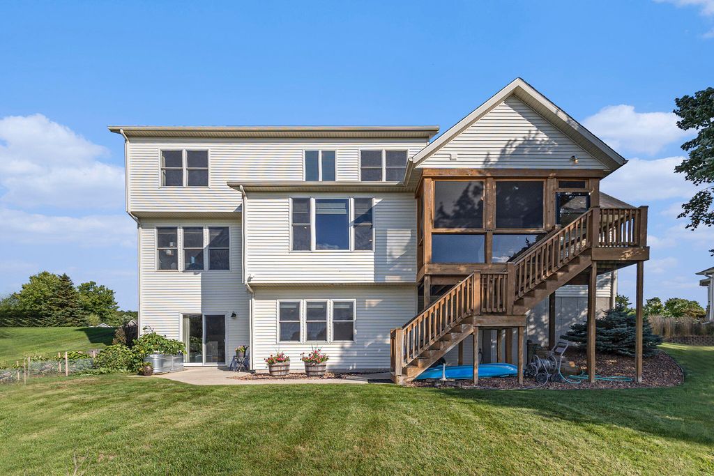Photo of 13001 Woodrush Drive, Grand Haven, MI 49417 (MLS # 25048531)