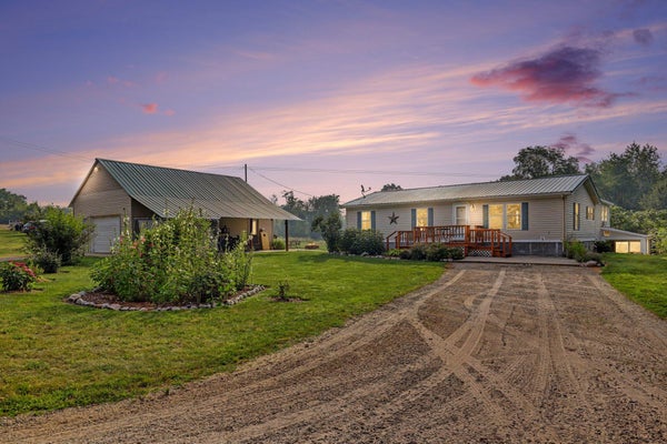 9752 FULLER RD, GREENVILLE, MI 48838 - Image db7004d4e8781879223fdf1145e88d8d/3799055622