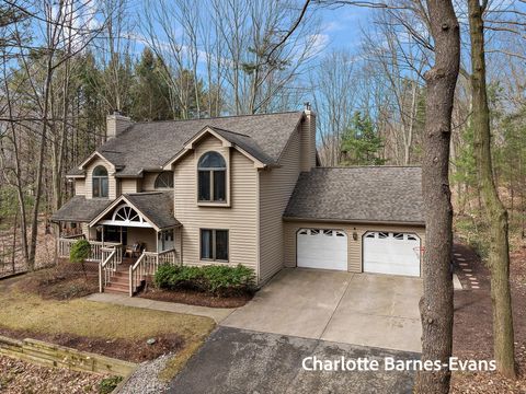 Photo of 17141 Whitney Ridge, West Olive, MI 49460 (MLS # 26016163)