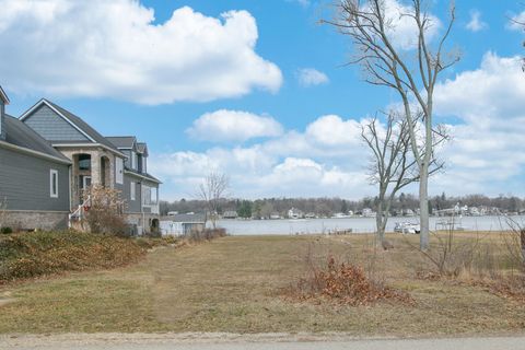 MLS: 25009169