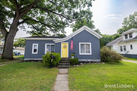 Photo for 216 E Delaware Street