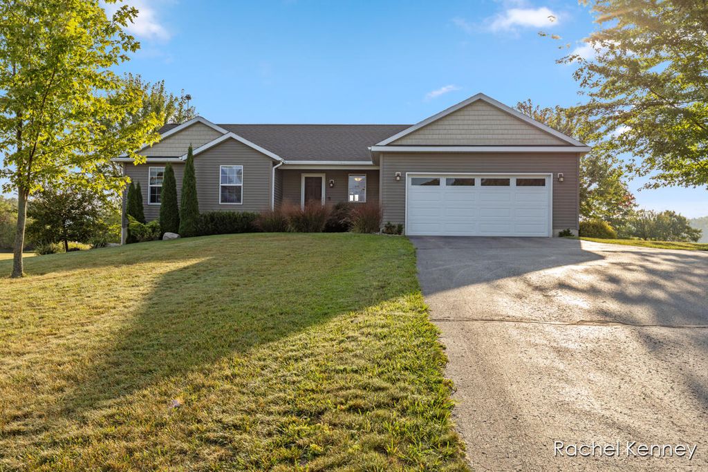 Photo of 6101 Greenbriar Drive, Lowell, MI 49331 (MLS # 25048134)