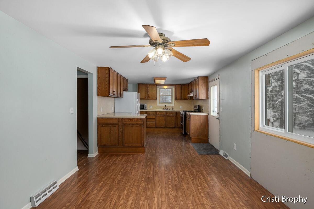 Photo 11 of 44 of 8338 Fulton Street E house