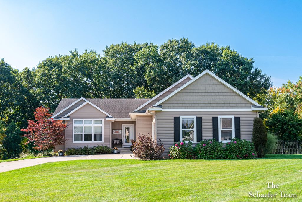 Photo of 11770 Alden Court NE, Lowell, MI 49331 (MLS # 25049060)