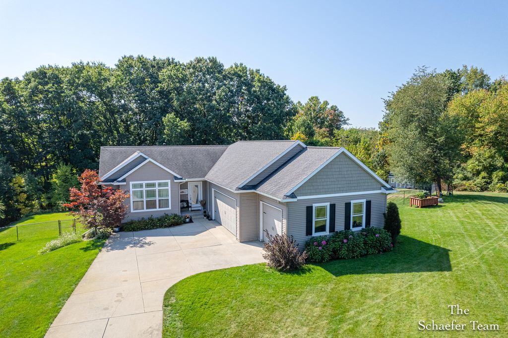 Photo of 11770 Alden Court NE, Lowell, MI 49331 (MLS # 25049060)