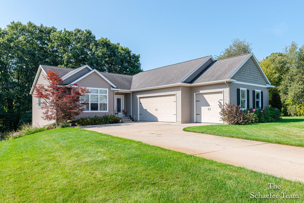 Photo of 11770 Alden Court NE, Lowell, MI 49331 (MLS # 25049060)