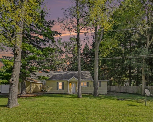 2074 DELHI ST NE, HOLT, MI 48842 - Image dc6f3ef9b19b138f2328c8d86888b0cf/1993736094