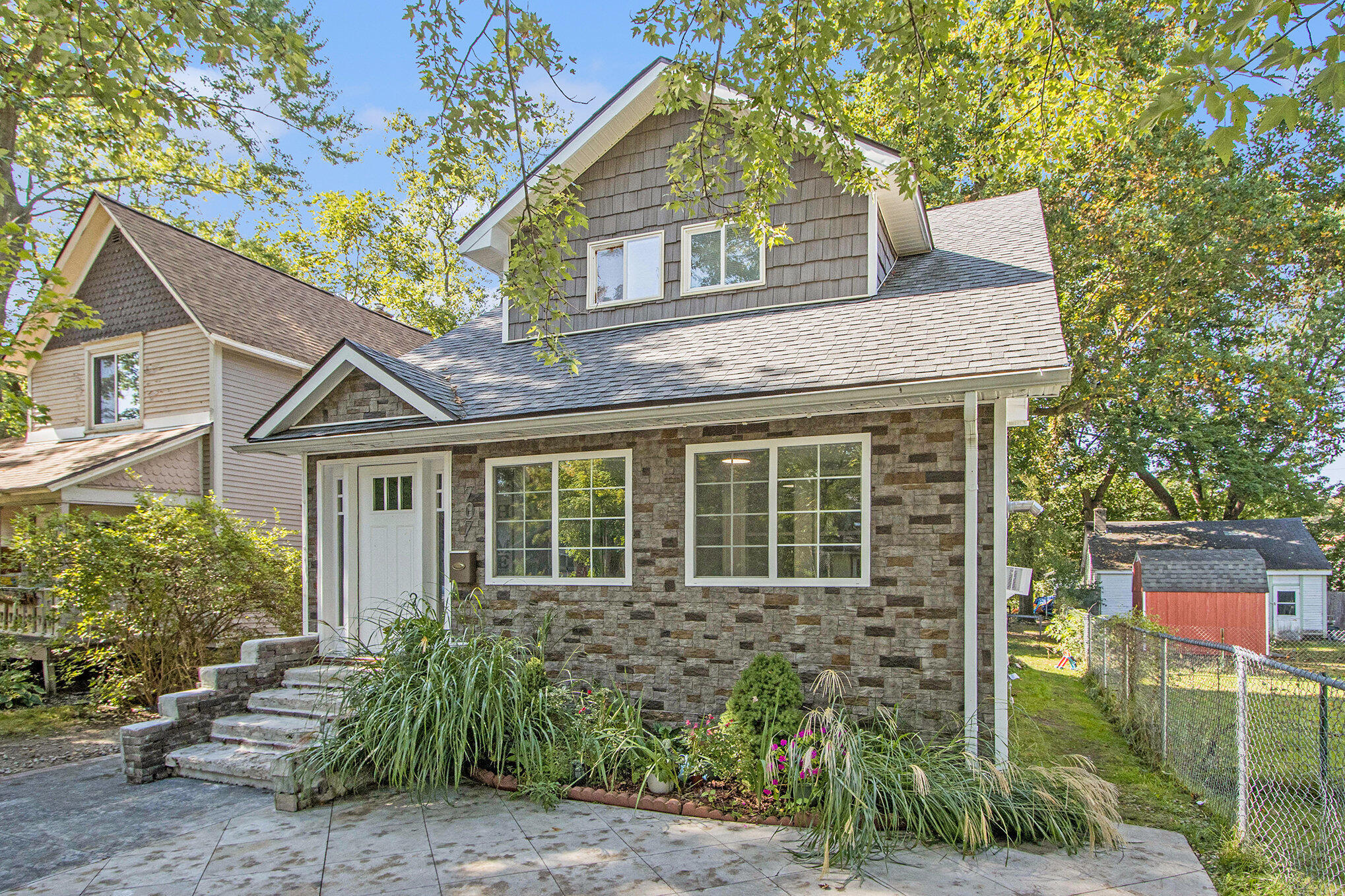 Kalamazoo, Michigan 49048, United States, 2 Bedrooms Bedrooms, ,1 BathroomBathrooms,Residential,Active,222037