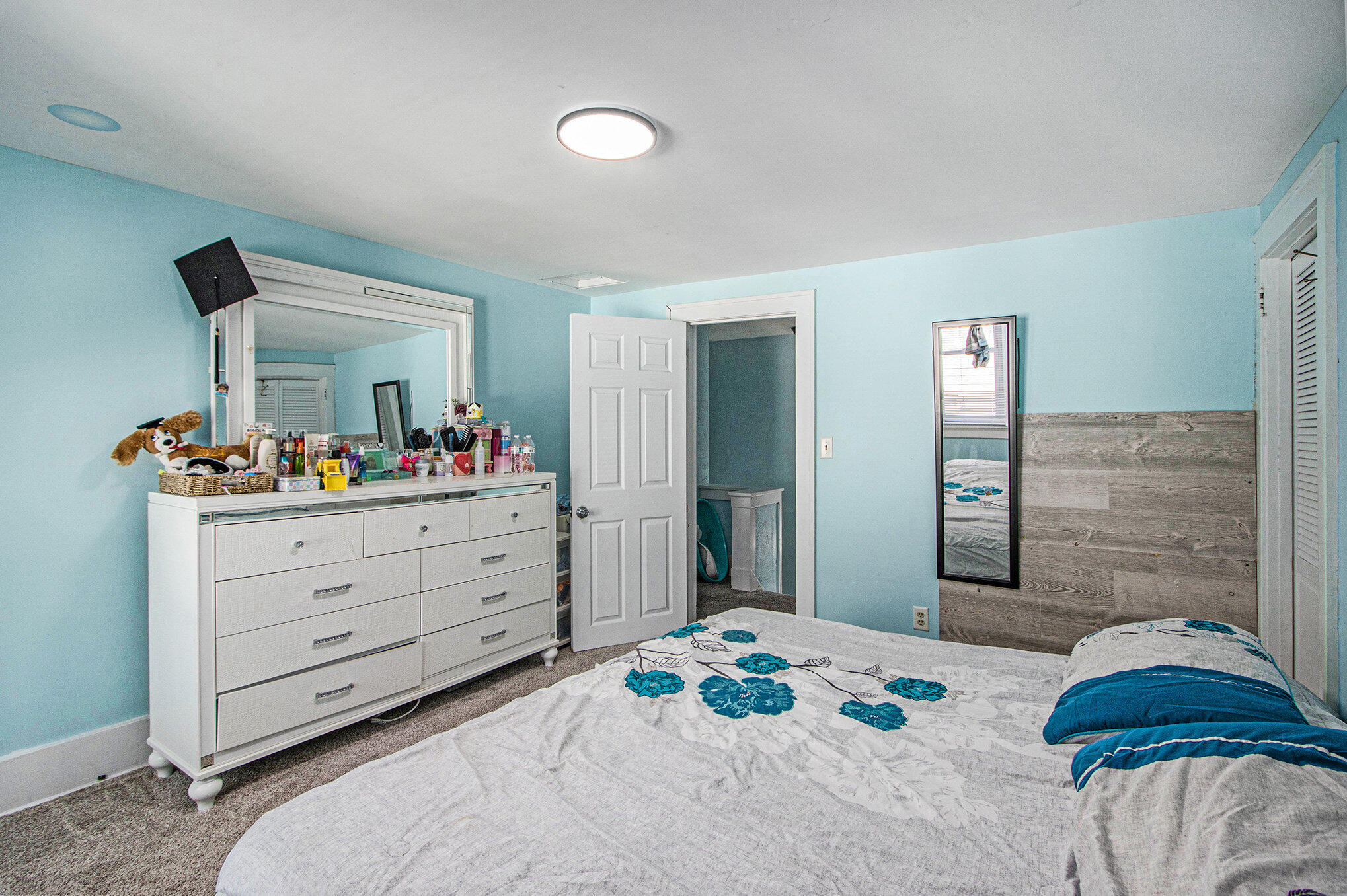 Kalamazoo, Michigan 49048, United States, 2 Bedrooms Bedrooms, ,1 BathroomBathrooms,Residential,Active,222037