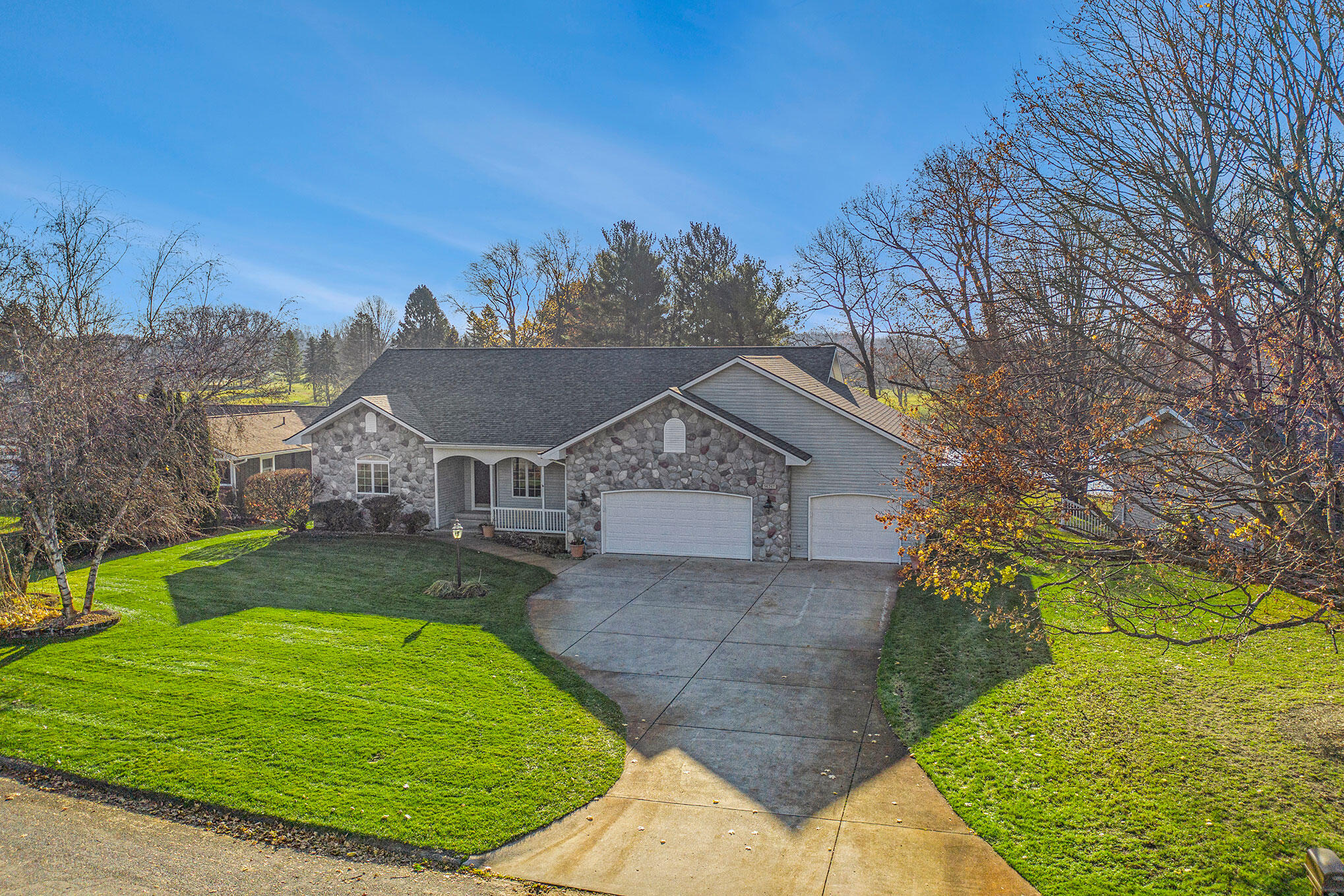 Photo 1 of 34 — 56267 Fairway Drive, Paw Paw, MI 49079