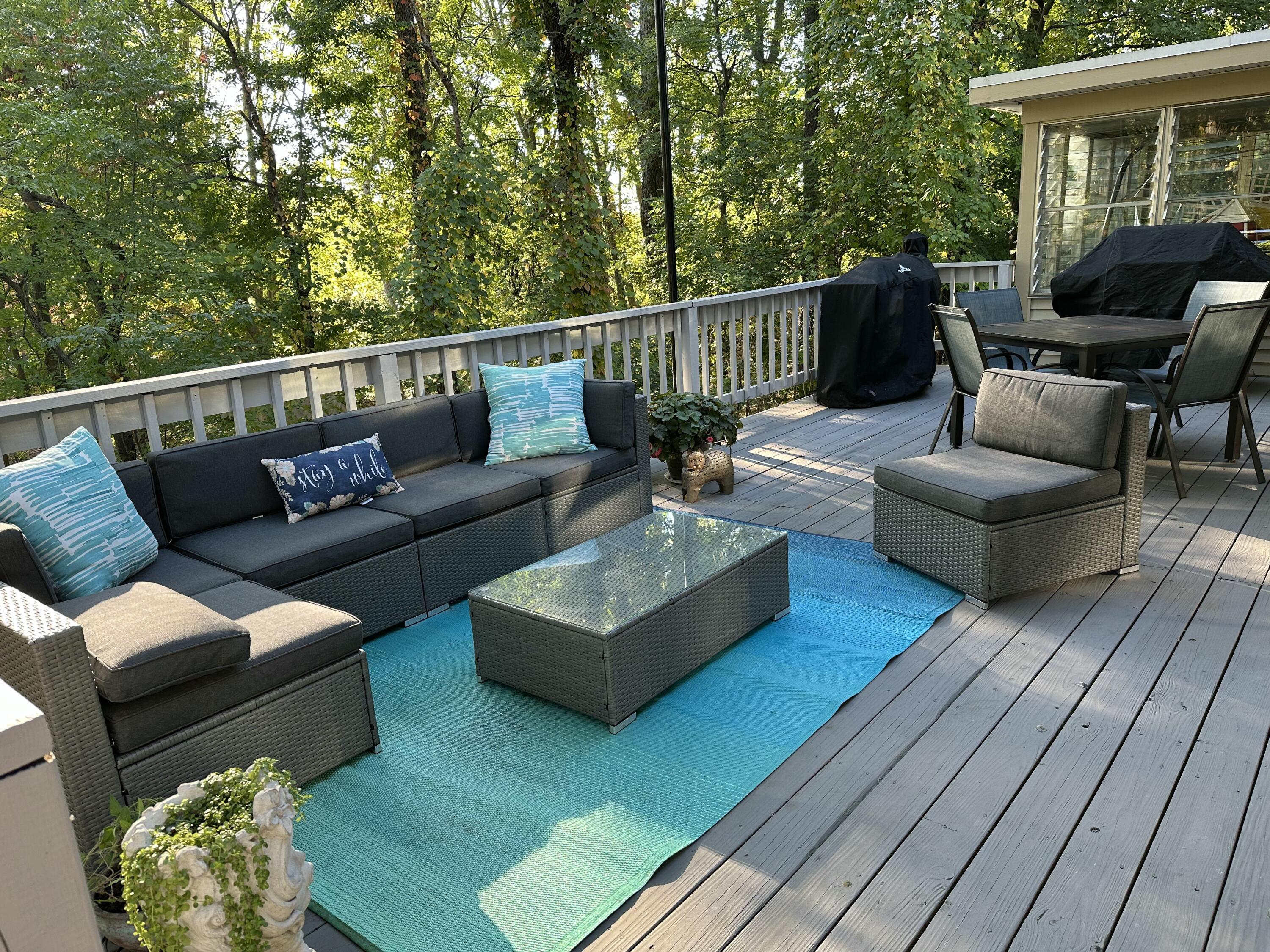 Grand Rapids, Michigan 49546, United States, 3 Bedrooms Bedrooms, ,2 BathroomsBathrooms,Residential,Active,231918