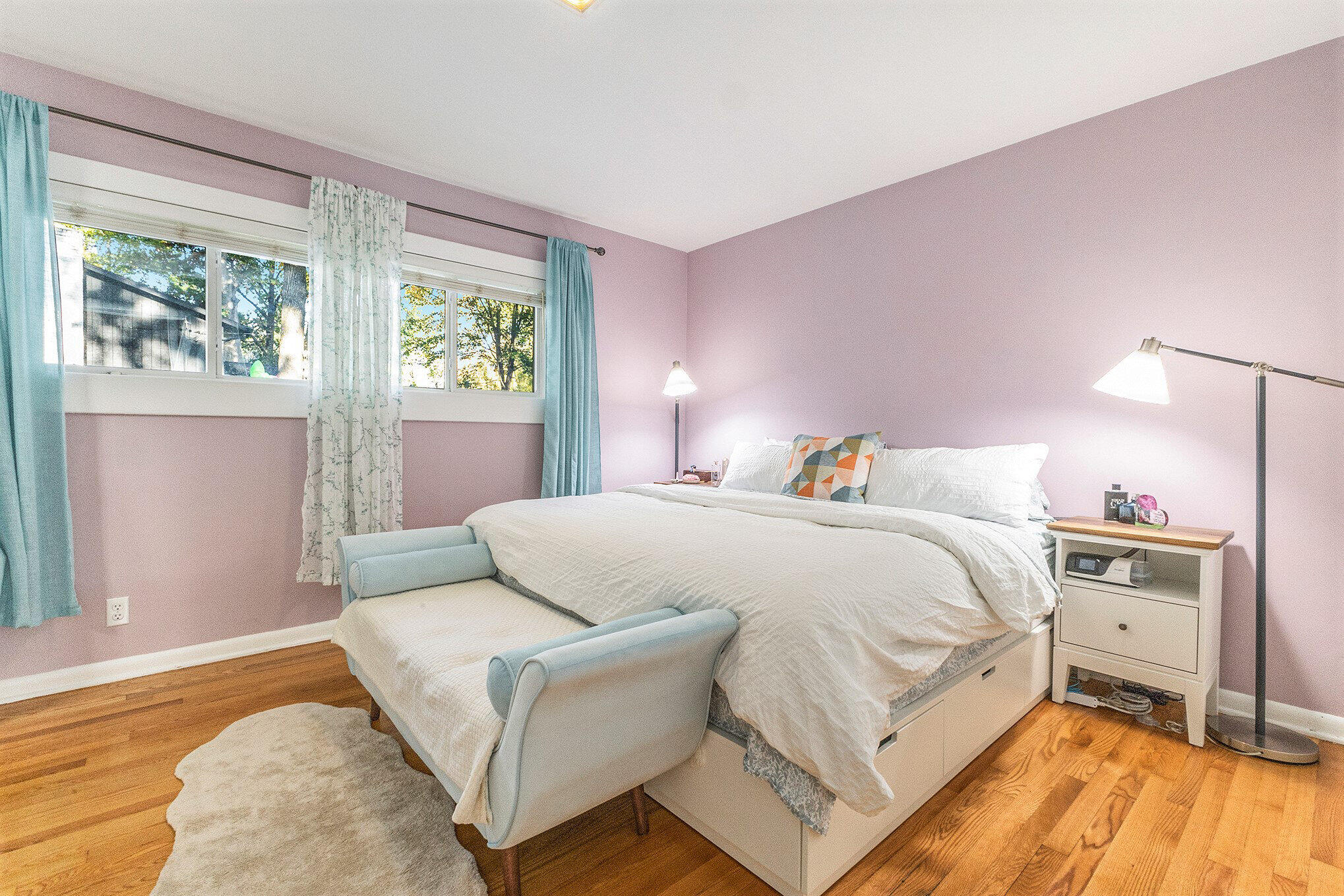 Grand Rapids, Michigan 49546, United States, 3 Bedrooms Bedrooms, ,2 BathroomsBathrooms,Residential,Active,231918