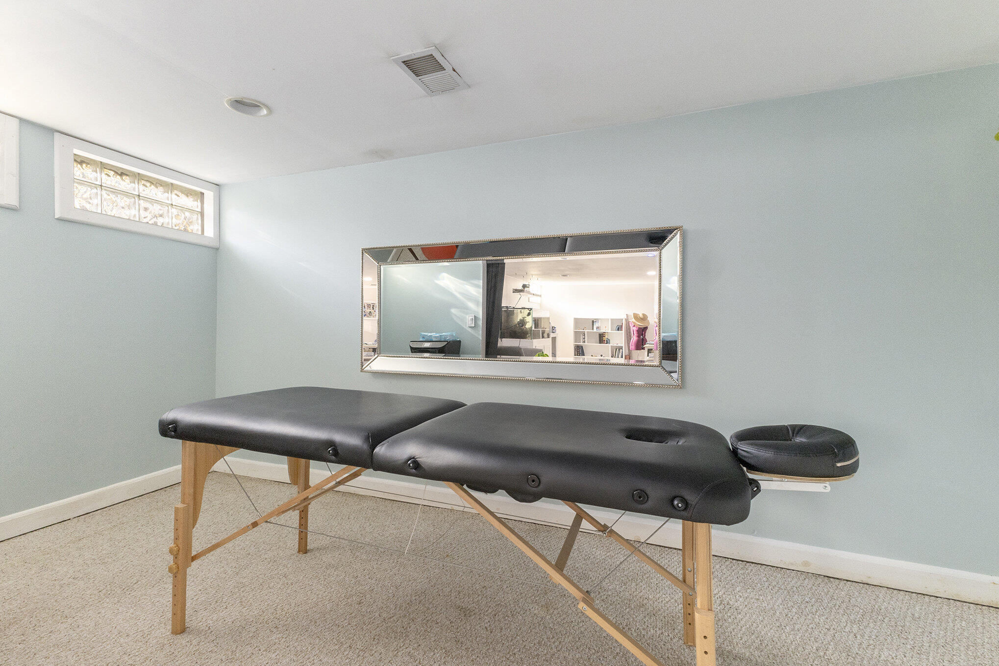 Grand Rapids, Michigan 49546, United States, 3 Bedrooms Bedrooms, ,2 BathroomsBathrooms,Residential,Active,231918