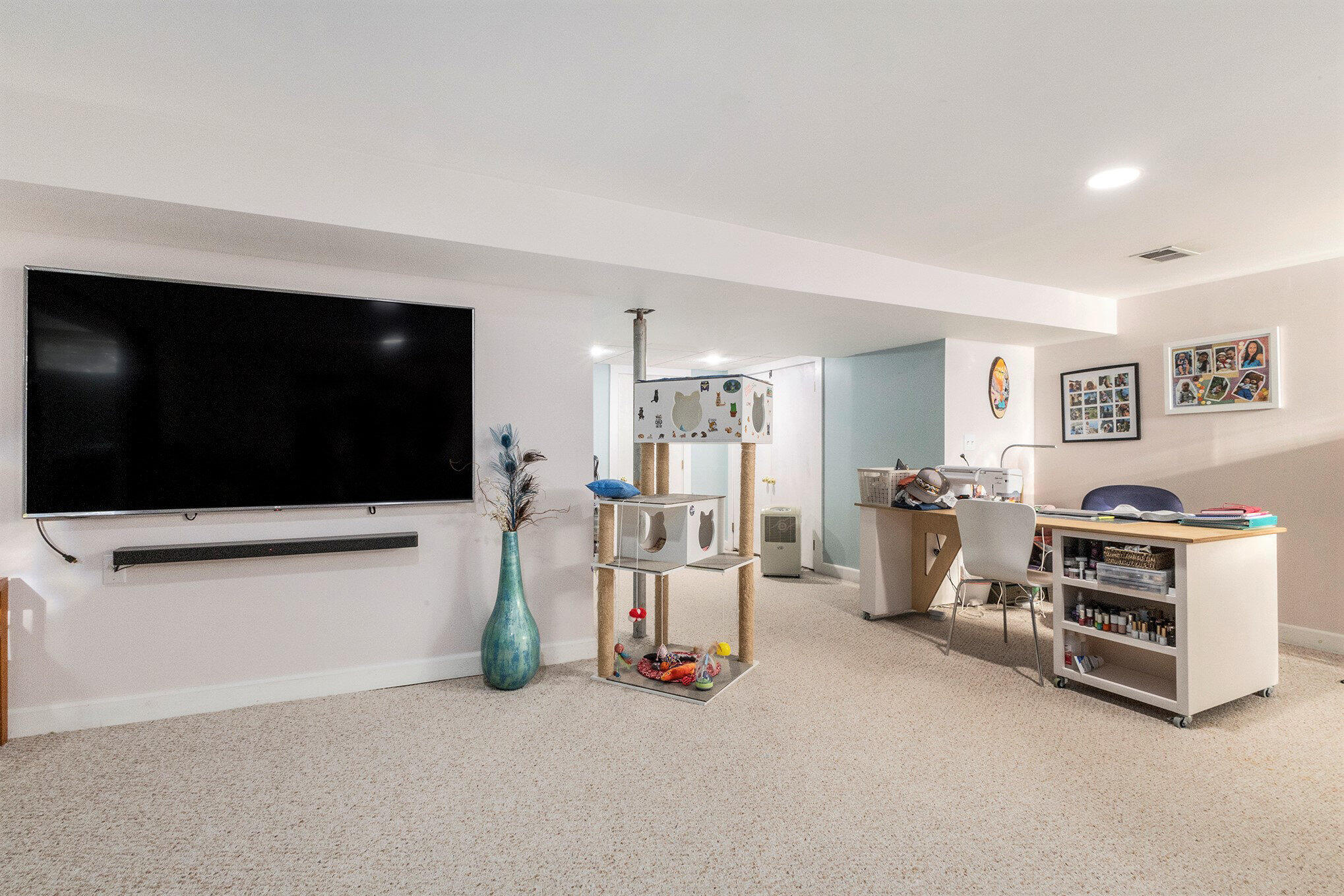 Grand Rapids, Michigan 49546, United States, 3 Bedrooms Bedrooms, ,2 BathroomsBathrooms,Residential,Active,231918