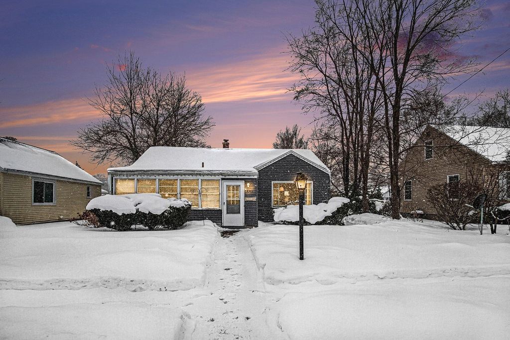 Photo of 2363 Crozier Avenue, Muskegon, MI 49441 (MLS # 26004511)