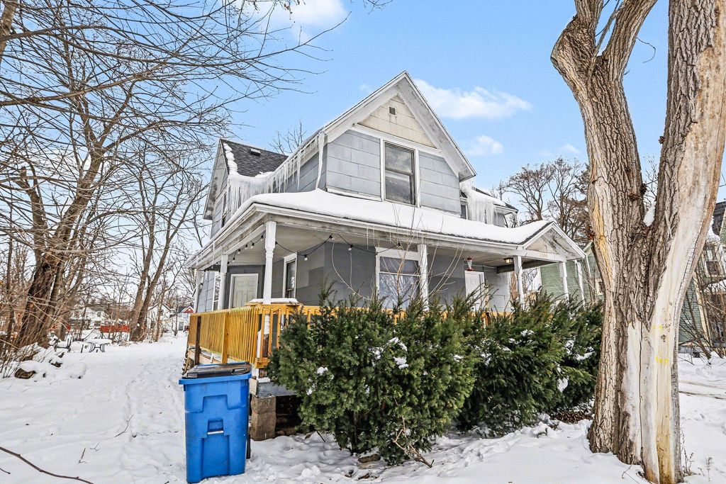 Photo of 1309 Wells Place, Kalamazoo, MI 49001 (MLS # 26005027)