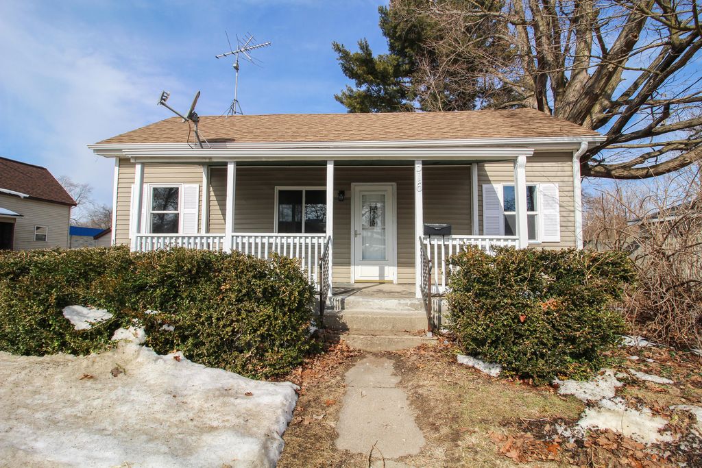 Photo of 316 W Delaware Street, Decatur, MI 49045 (MLS # 26005693)