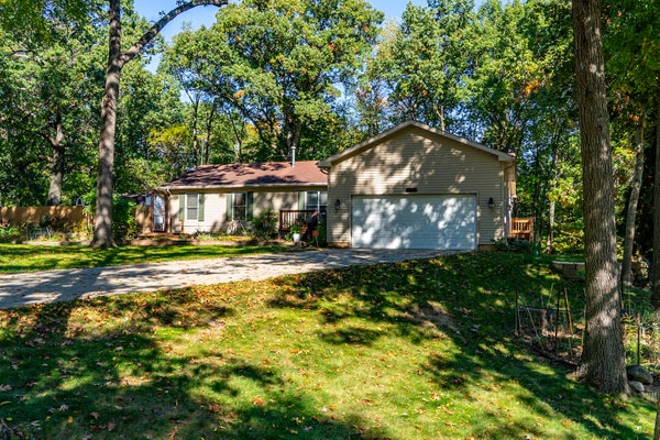 3327 SHIMMONS RD, AUBURN HILLS, MI 48326 - Image dcf8794ff263f17e2addf421a9590f2f/1103196030