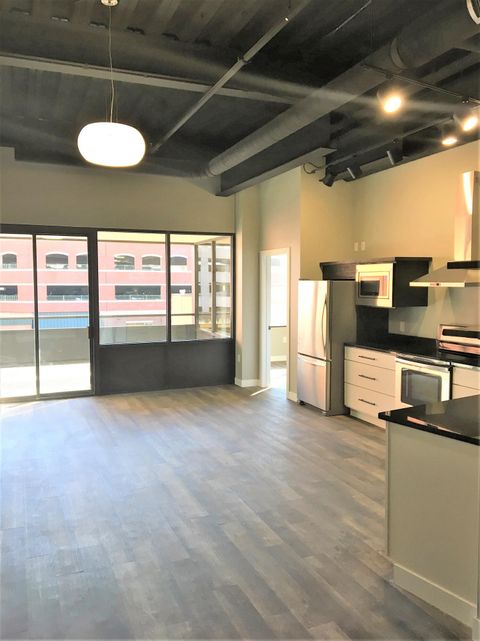 MLS: 25006374
