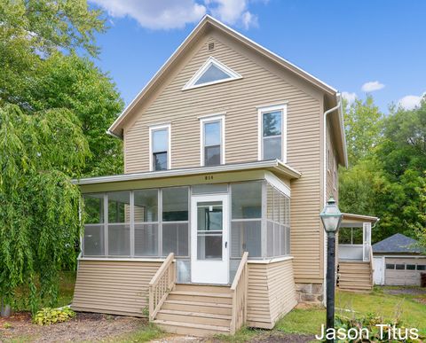 Photo of 814 Main Street, Nashville, MI 49073 (MLS # 25048662)