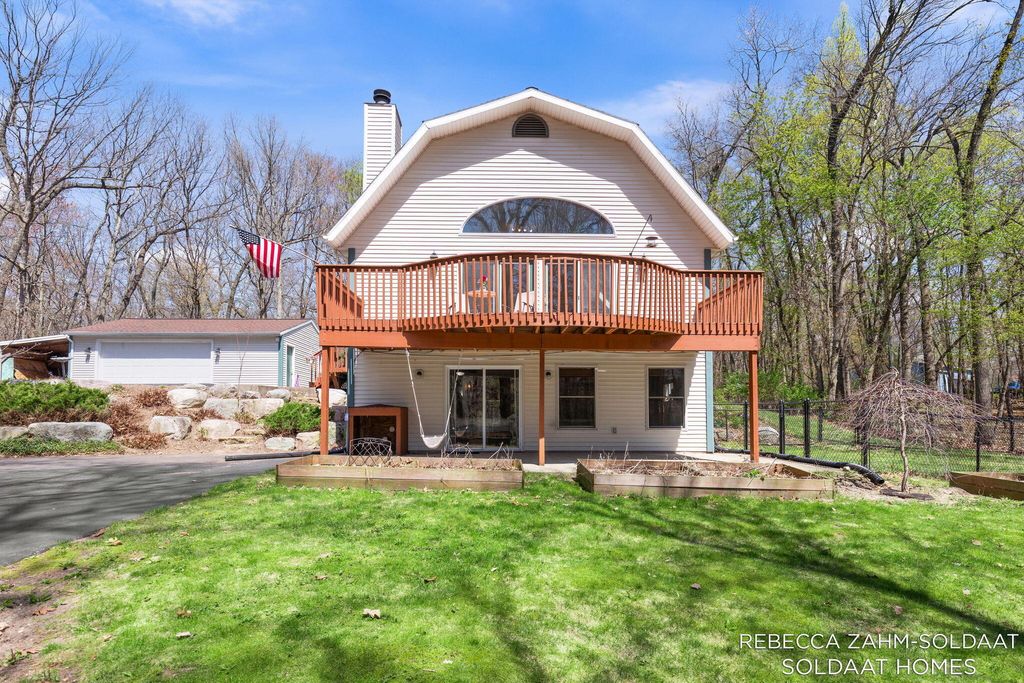 Photo of 14045 28th Street, Lowell, MI 49331 (MLS # 26018095)