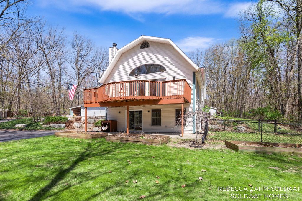 Photo of 14045 28th Street, Lowell, MI 49331 (MLS # 26018095)