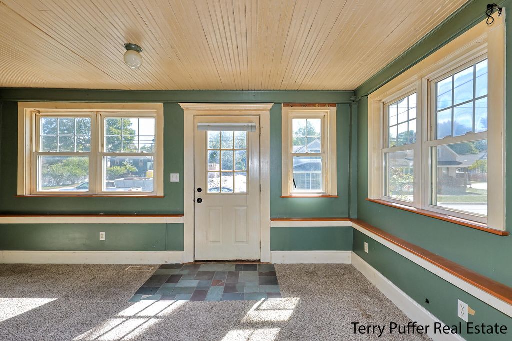 Photo of 3334 Wilcox Avenue, Muskegon, MI 49441 (MLS # 25050852)