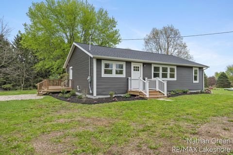 Photo of 2015 64th Street, Fennville, MI 49408 (MLS # 26019064)