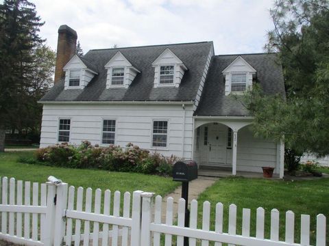 820 Elm Street Three Rivers MI 49093