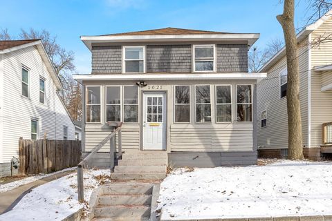 Photo of 1021 Sherman Street SE, Grand Rapids, MI 49506 (MLS # 26007317)