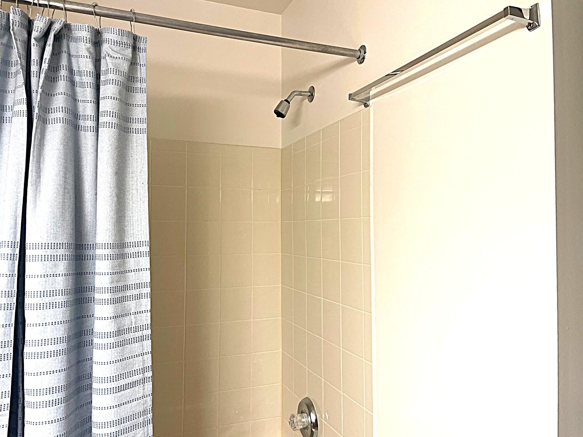 Ann Arbor, Michigan 48108, United States, 2 Bedrooms Bedrooms, ,2 BathroomsBathrooms,Residential,Contingent,189310