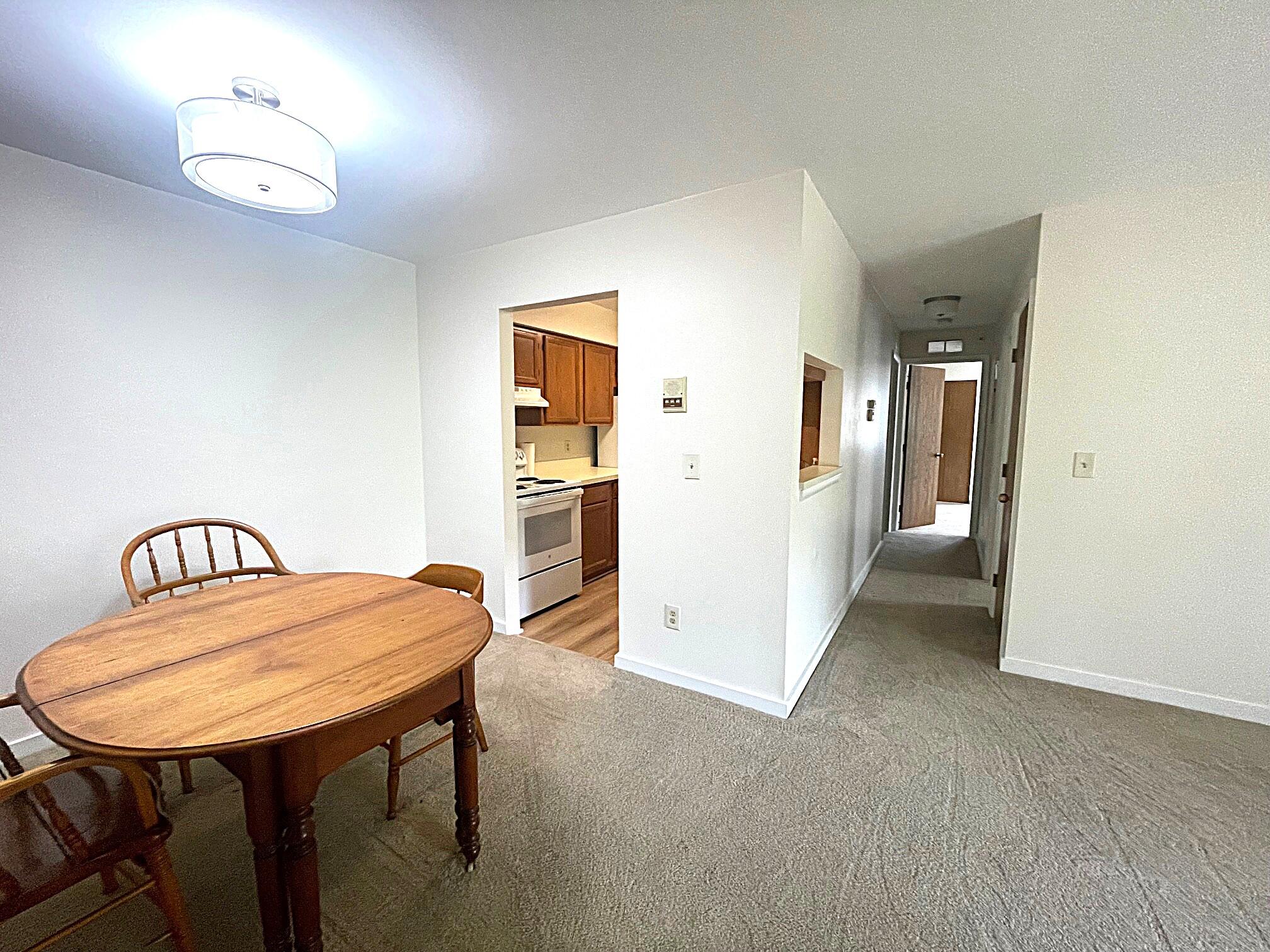 Ann Arbor, Michigan 48108, United States, 2 Bedrooms Bedrooms, ,2 BathroomsBathrooms,Residential,Contingent,189310