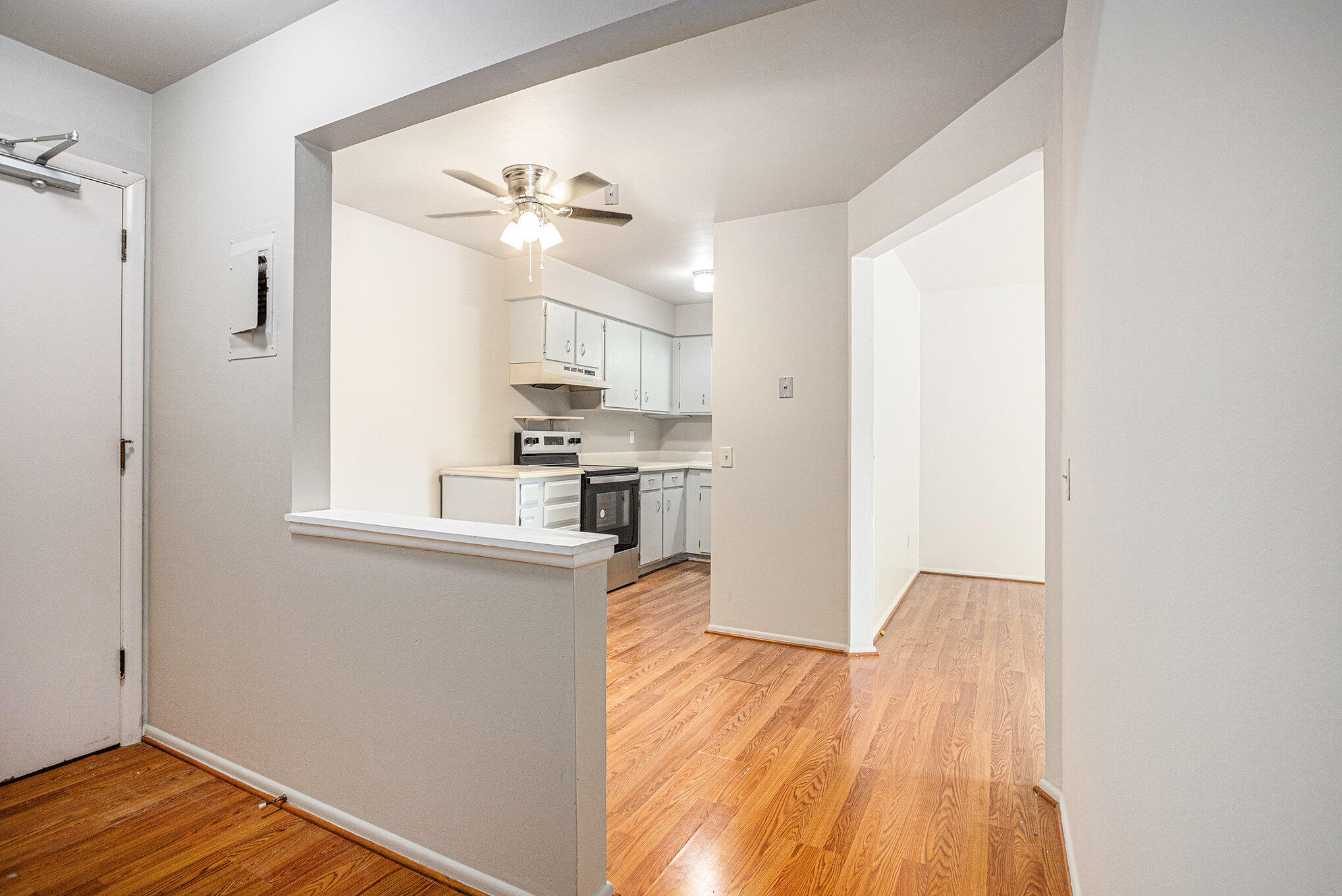 Kalamazoo, Michigan 49008, United States, 2 Bedrooms Bedrooms, ,1 BathroomBathrooms,Residential,Active,194029