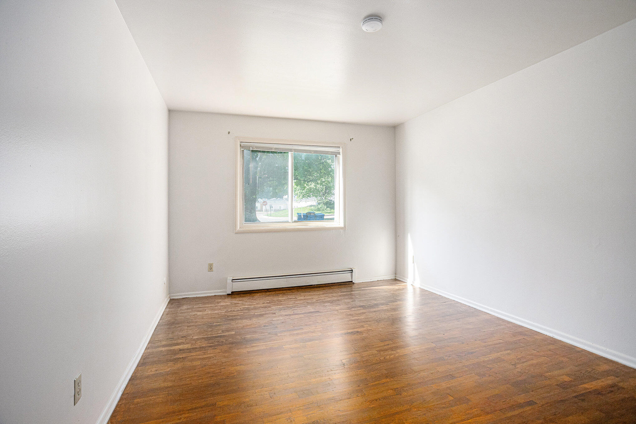 Kalamazoo, Michigan 49008, United States, 2 Bedrooms Bedrooms, ,1 BathroomBathrooms,Residential,Active,194029